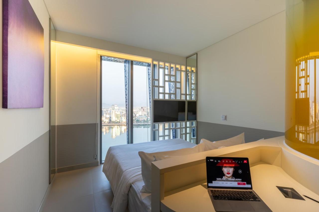 Wink Icon Hotel Danang Riverside - Luxury Suites - 24Hrs Stay & Rooftop Pool Bar エクステリア 写真