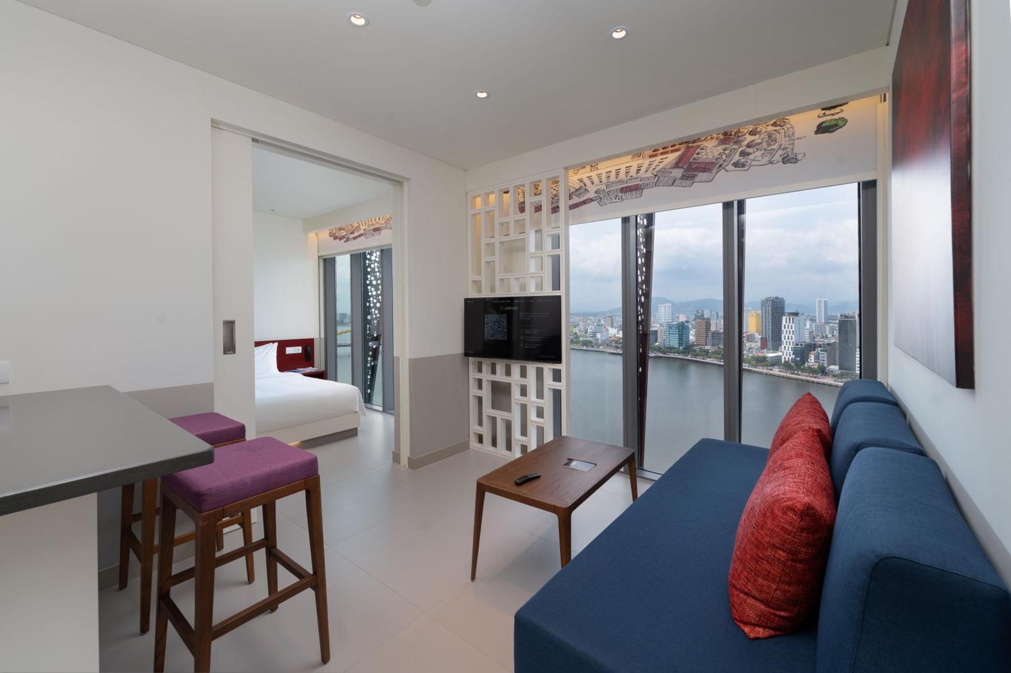 Wink Icon Hotel Danang Riverside - Luxury Suites - 24Hrs Stay & Rooftop Pool Bar エクステリア 写真