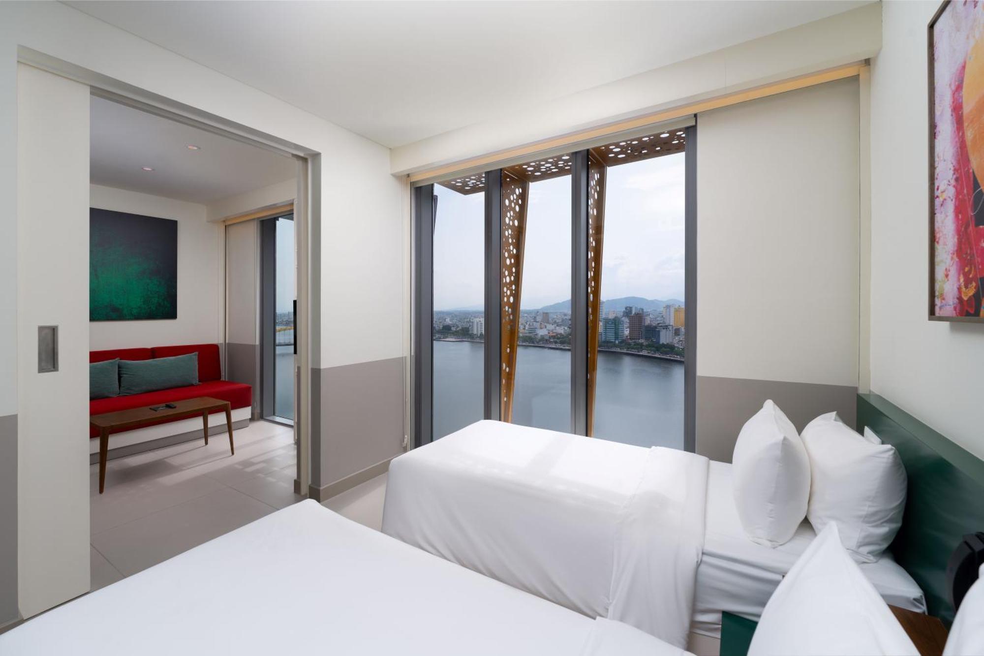 Wink Icon Hotel Danang Riverside - Luxury Suites - 24Hrs Stay & Rooftop Pool Bar エクステリア 写真