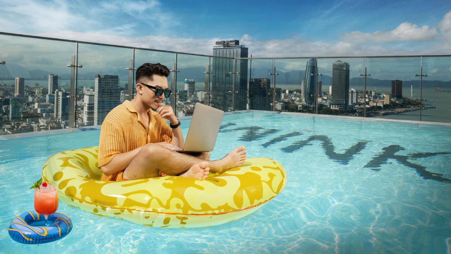 Wink Icon Hotel Danang Riverside - Luxury Suites - 24Hrs Stay & Rooftop Pool Bar エクステリア 写真